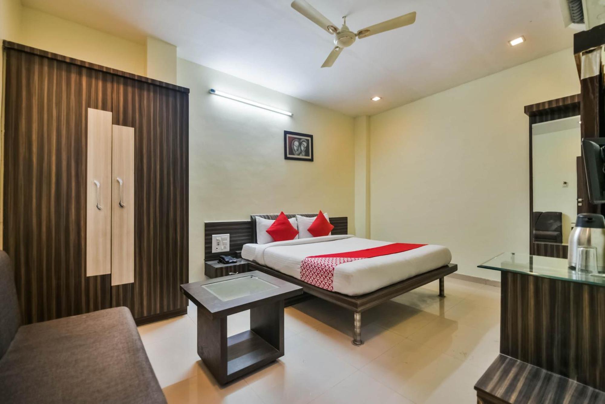 Oyo Hotel Ajanta Hamirgarh Екстер'єр фото