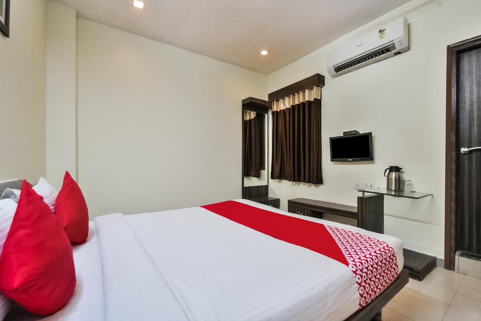 Oyo Hotel Ajanta Hamirgarh Екстер'єр фото