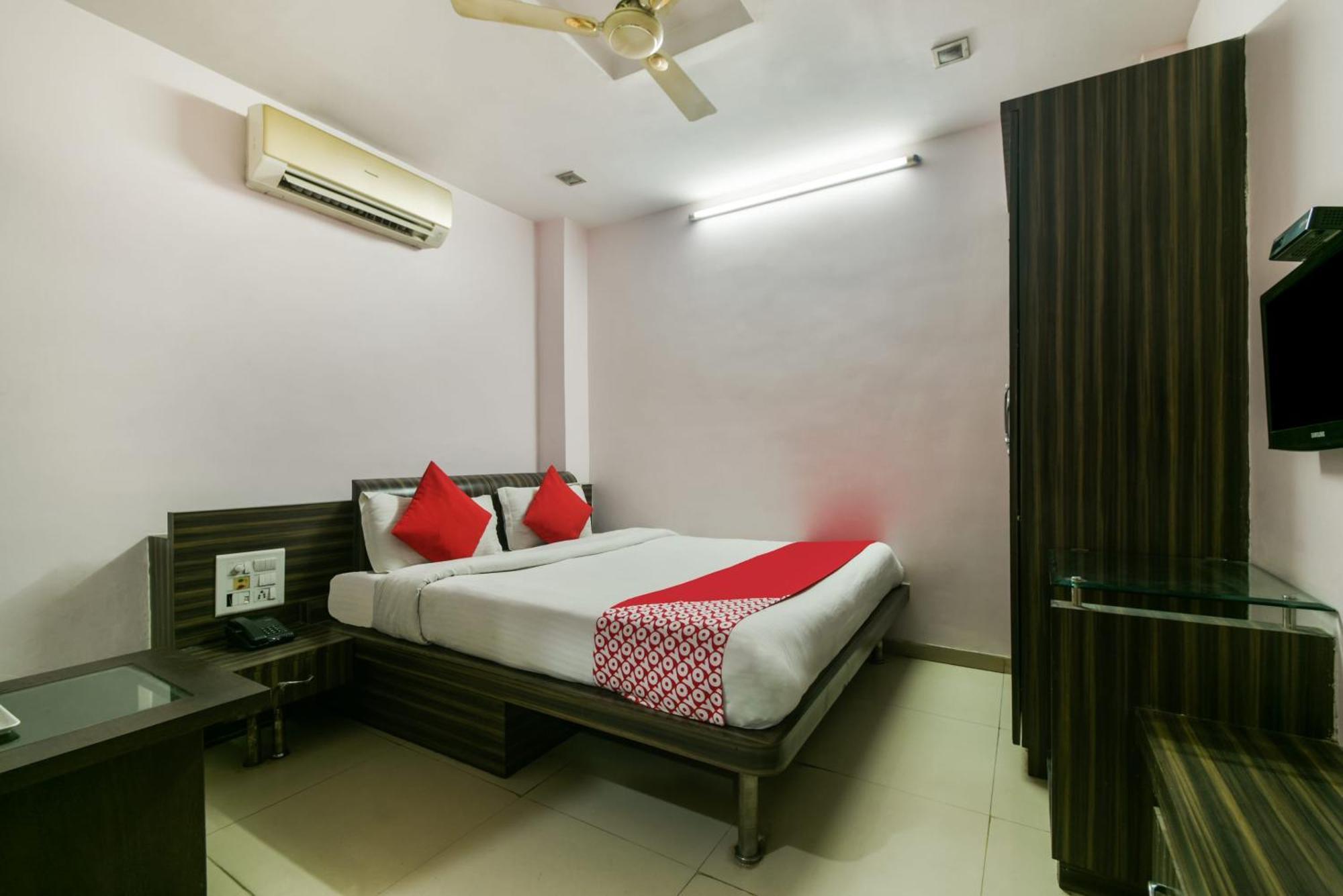 Oyo Hotel Ajanta Hamirgarh Екстер'єр фото