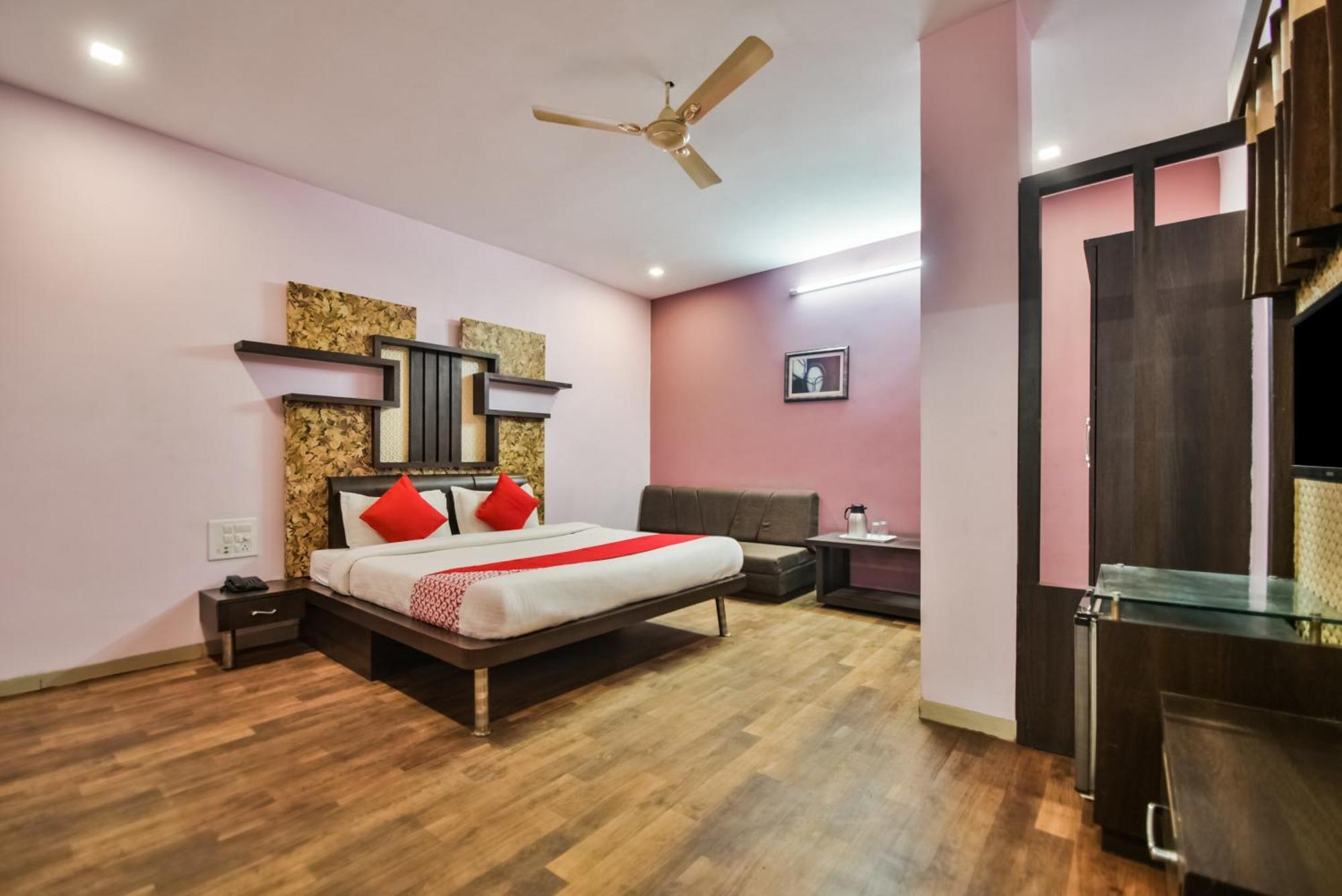 Oyo Hotel Ajanta Hamirgarh Екстер'єр фото