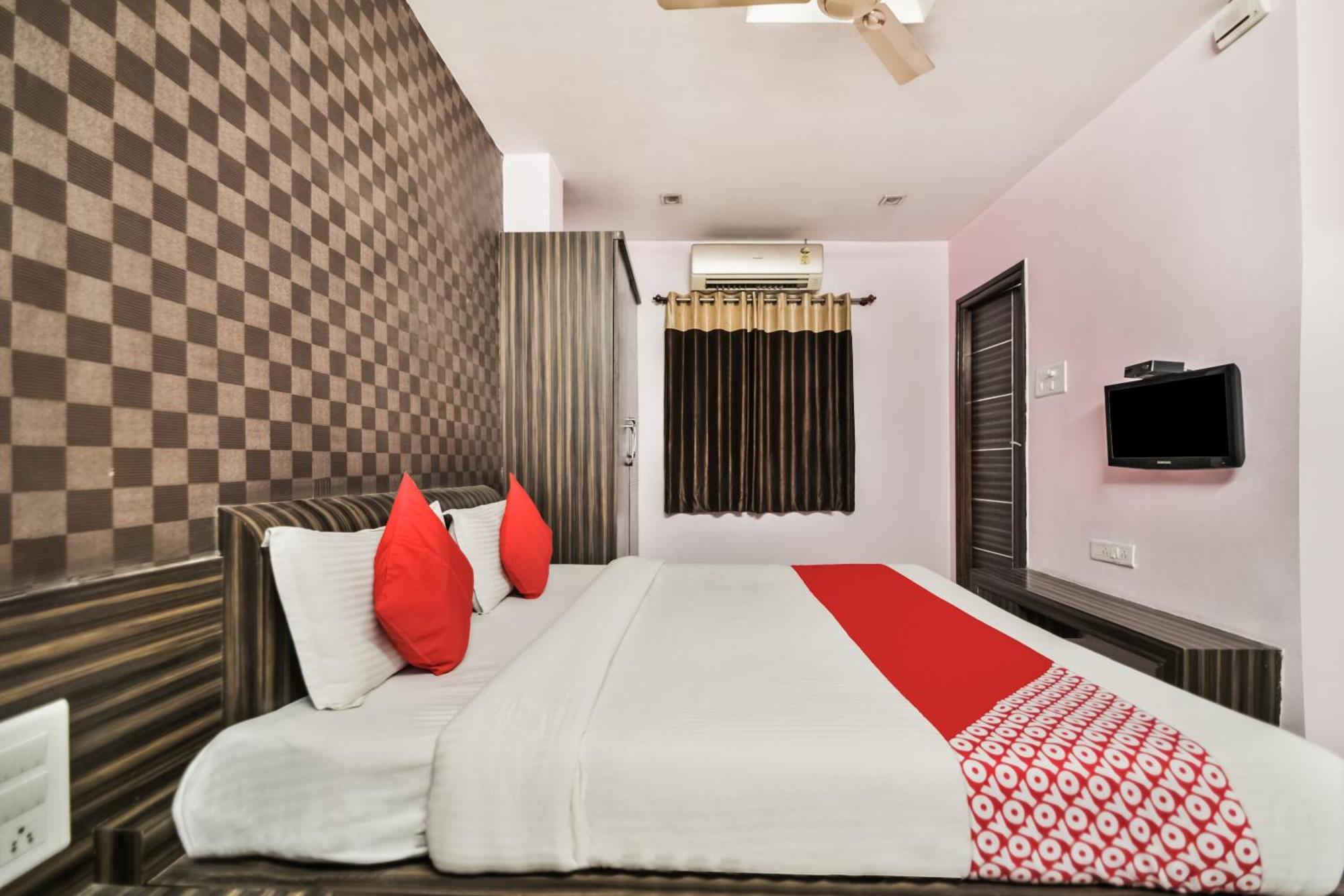 Oyo Hotel Ajanta Hamirgarh Екстер'єр фото