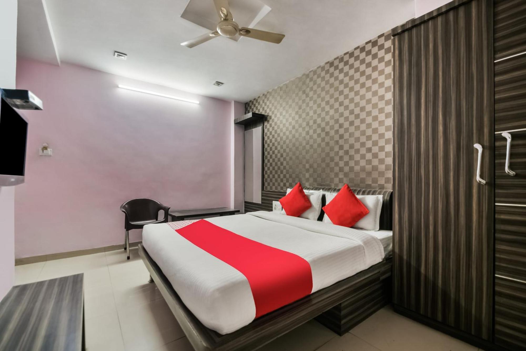 Oyo Hotel Ajanta Hamirgarh Екстер'єр фото