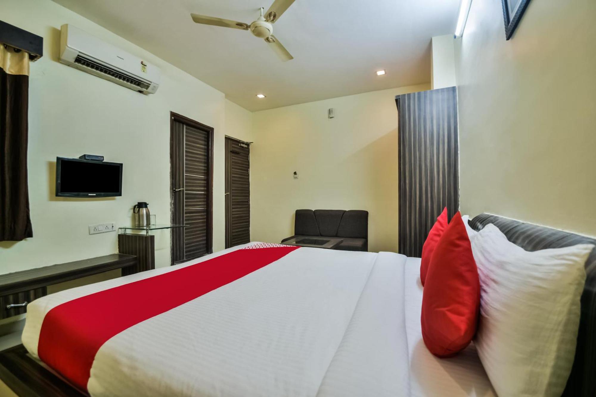 Oyo Hotel Ajanta Hamirgarh Екстер'єр фото