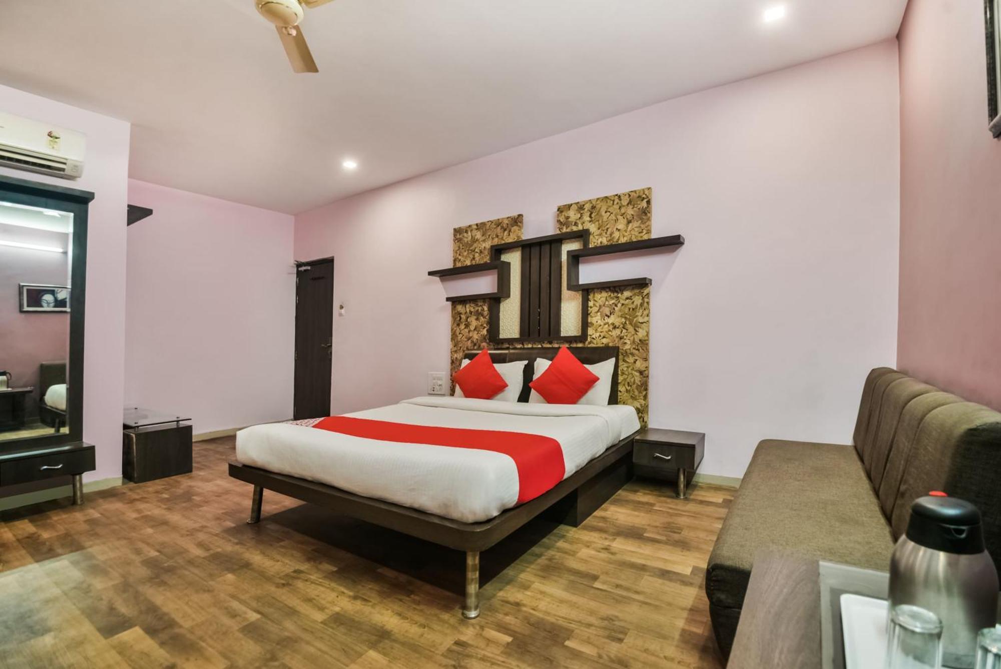Oyo Hotel Ajanta Hamirgarh Екстер'єр фото
